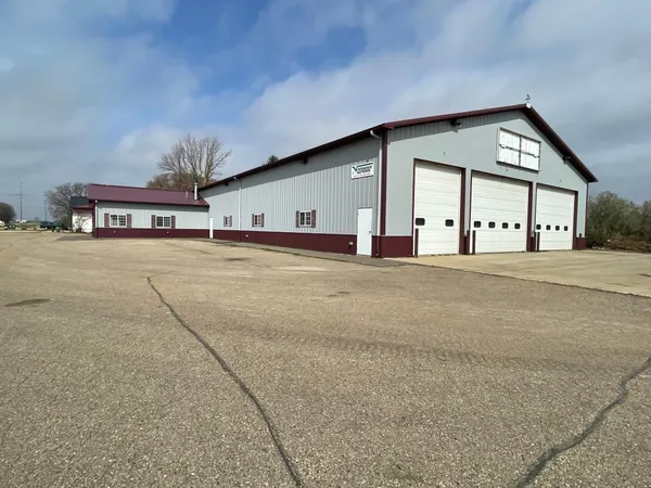 $995,000 | 80944 County Road 46, Hayward, MN 56043