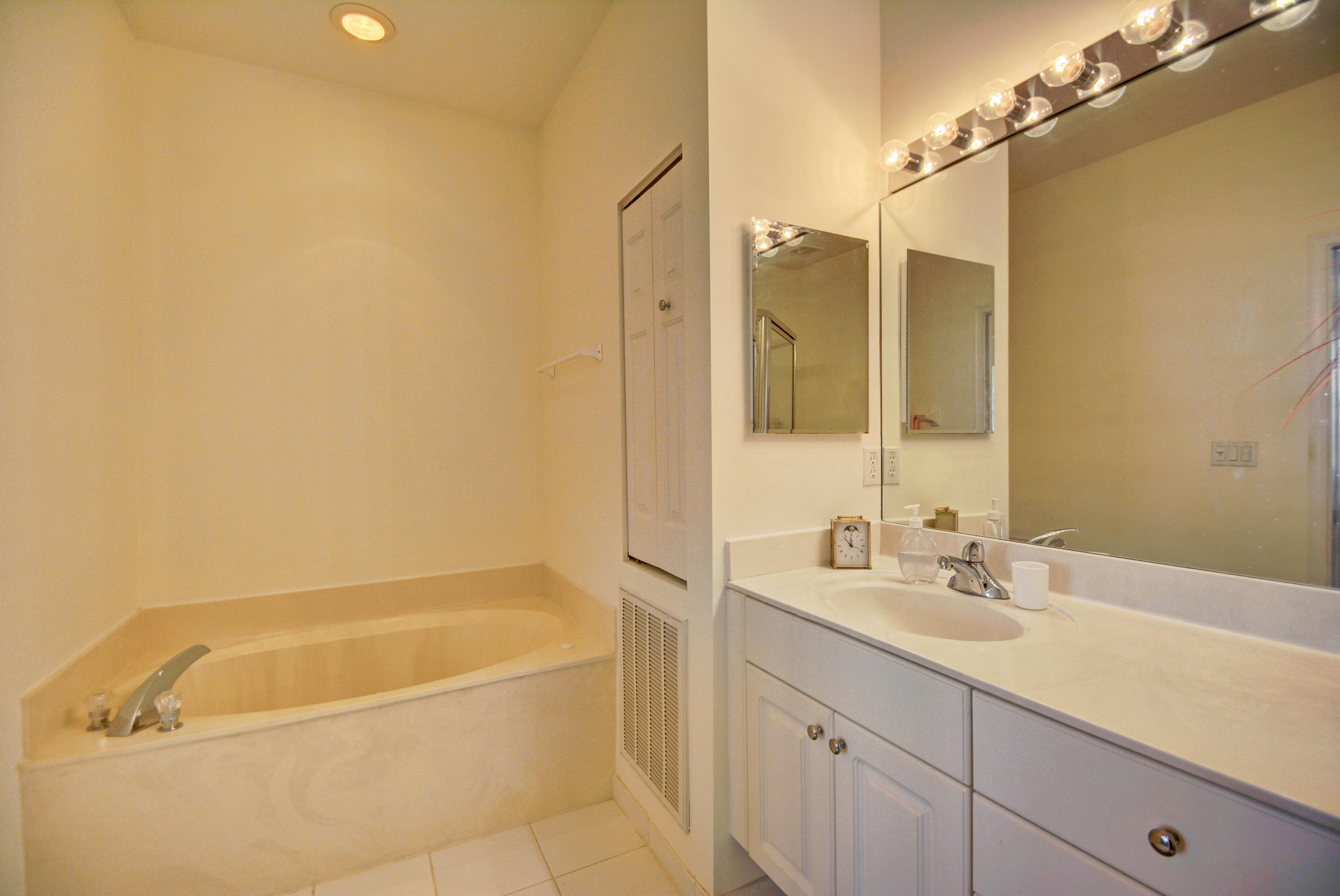 6162 Heliconia Road Delray Beach, FL 33484 - Photo 8 of 33 DSC_6579_80_81_82_83