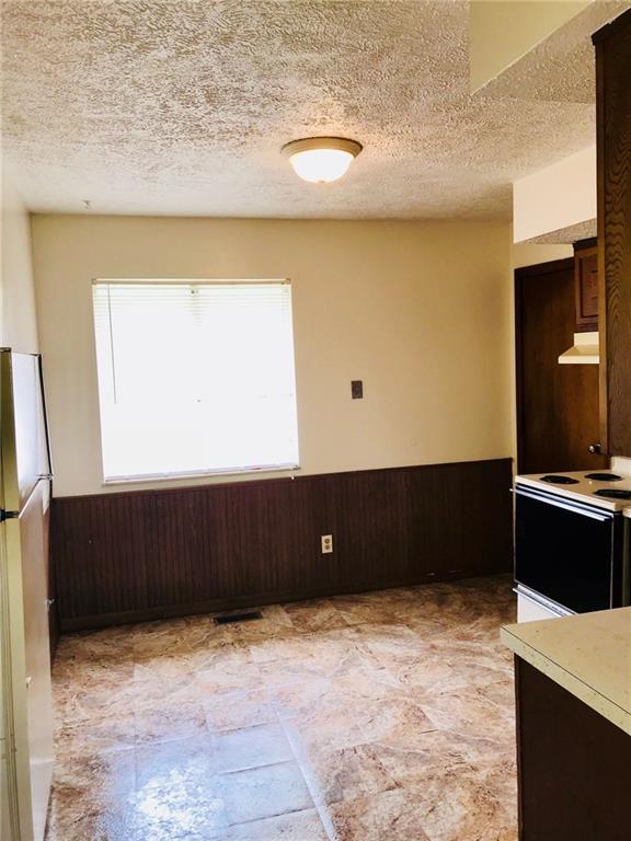 1702 Mitthoeffer Road Indianapolis, IN 46229 - Photo 5 of 23 Gallery Image 5