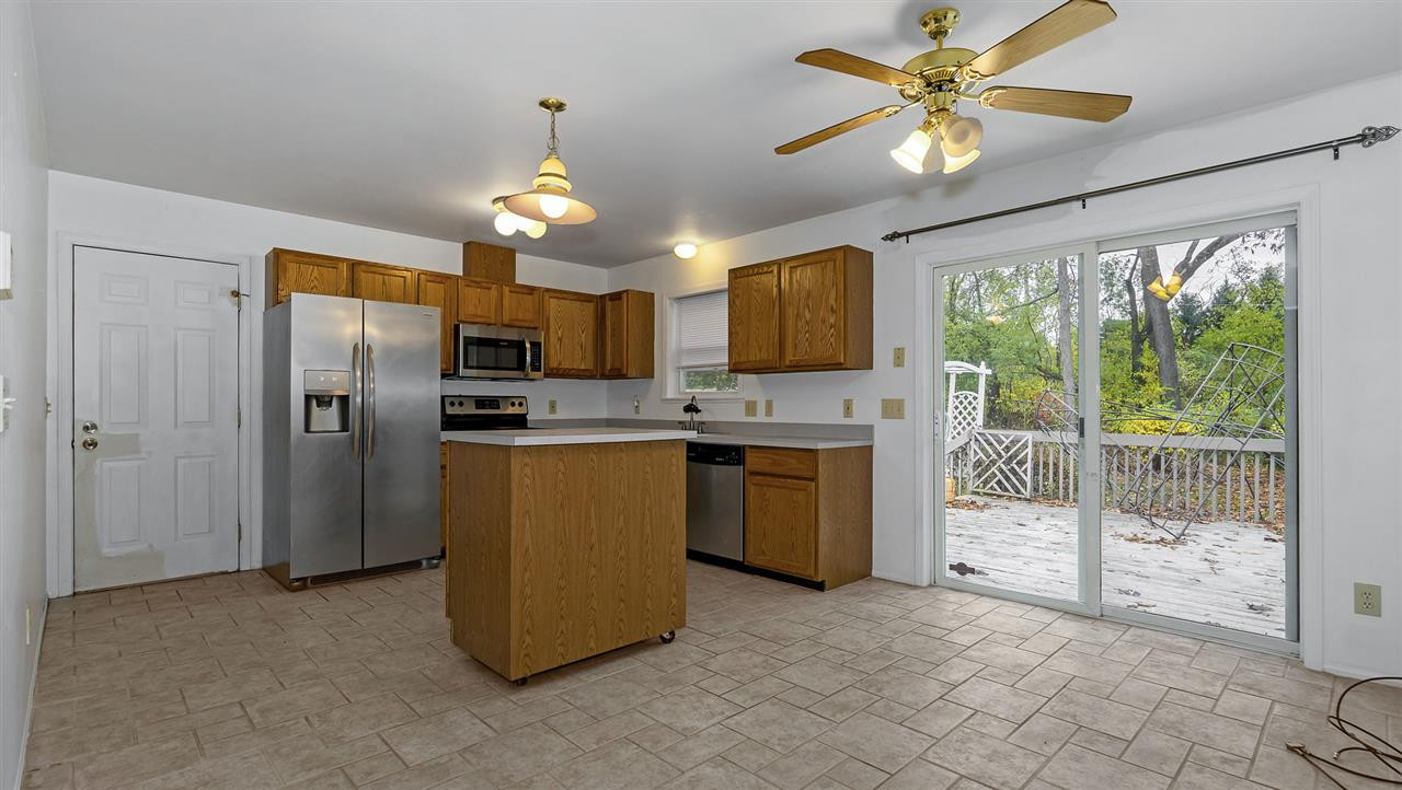 5015 Ridgecrest Drive Jackson, MI 49201 - Photo 7 of 33 Photo 7