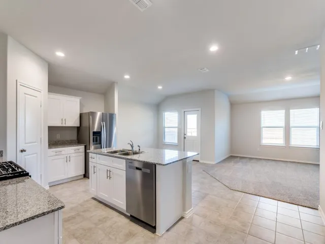 $2,600 | 528 Bronze Circle West, Springtown, TX 76082