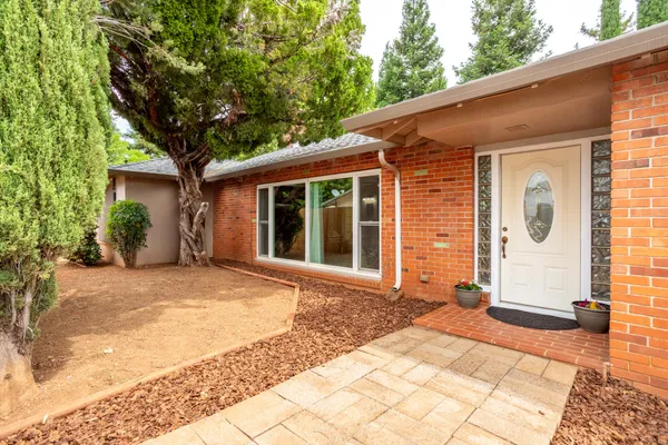 $369,000 | 1738 Lazelle Court, Redding, CA 96002