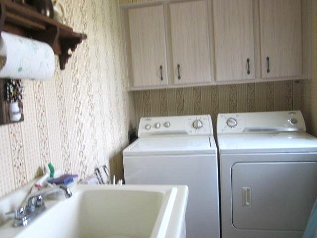 2037 Hillsdown Road Lake Summerset, IL 61019 - Photo 14 of 24 a utility room with dryer and washer