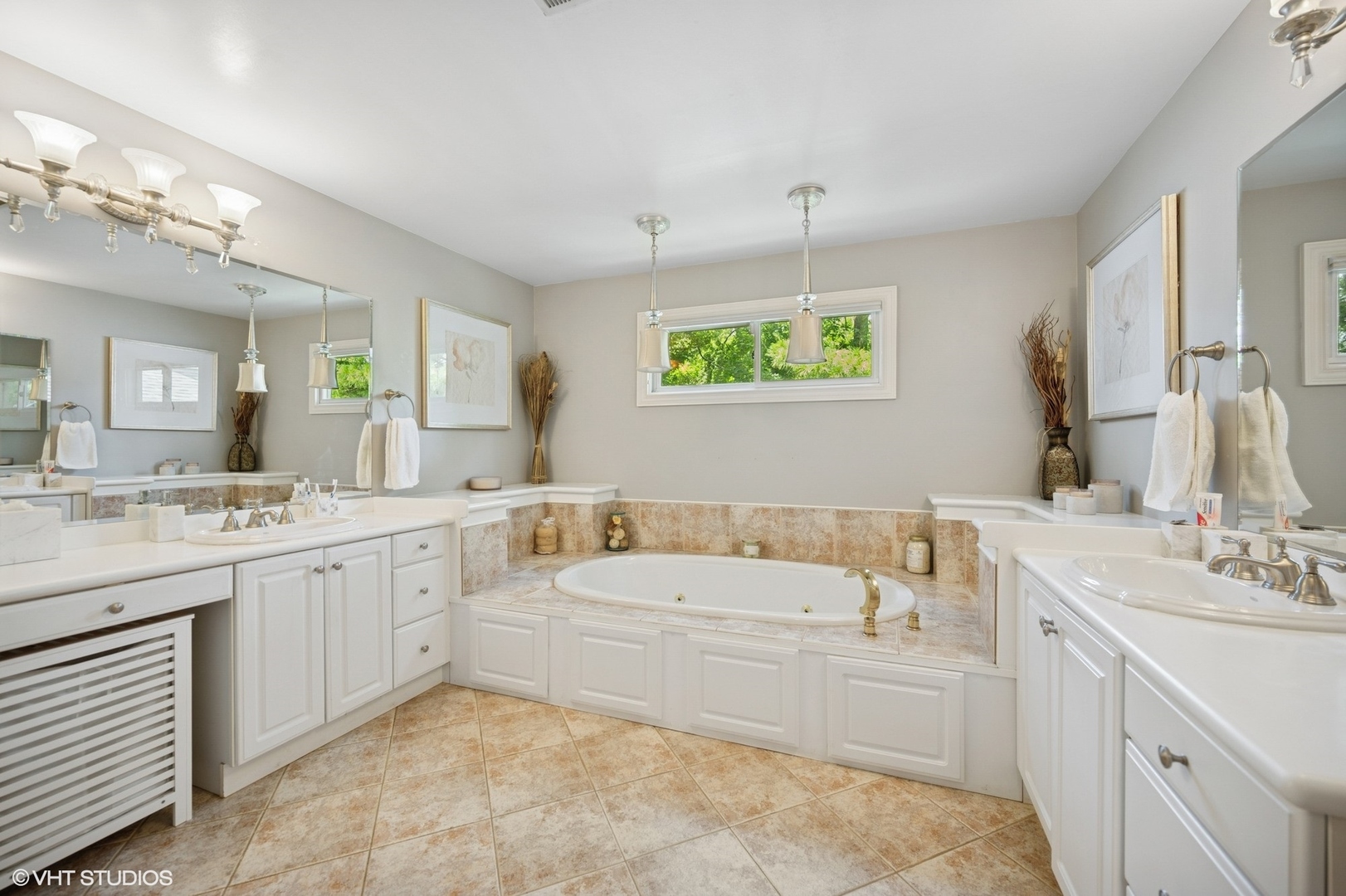 2007 Wilmette Avenue Wilmette, IL 60091 - Photo 17 of 35 a bathroom with a tub sink and mirror
