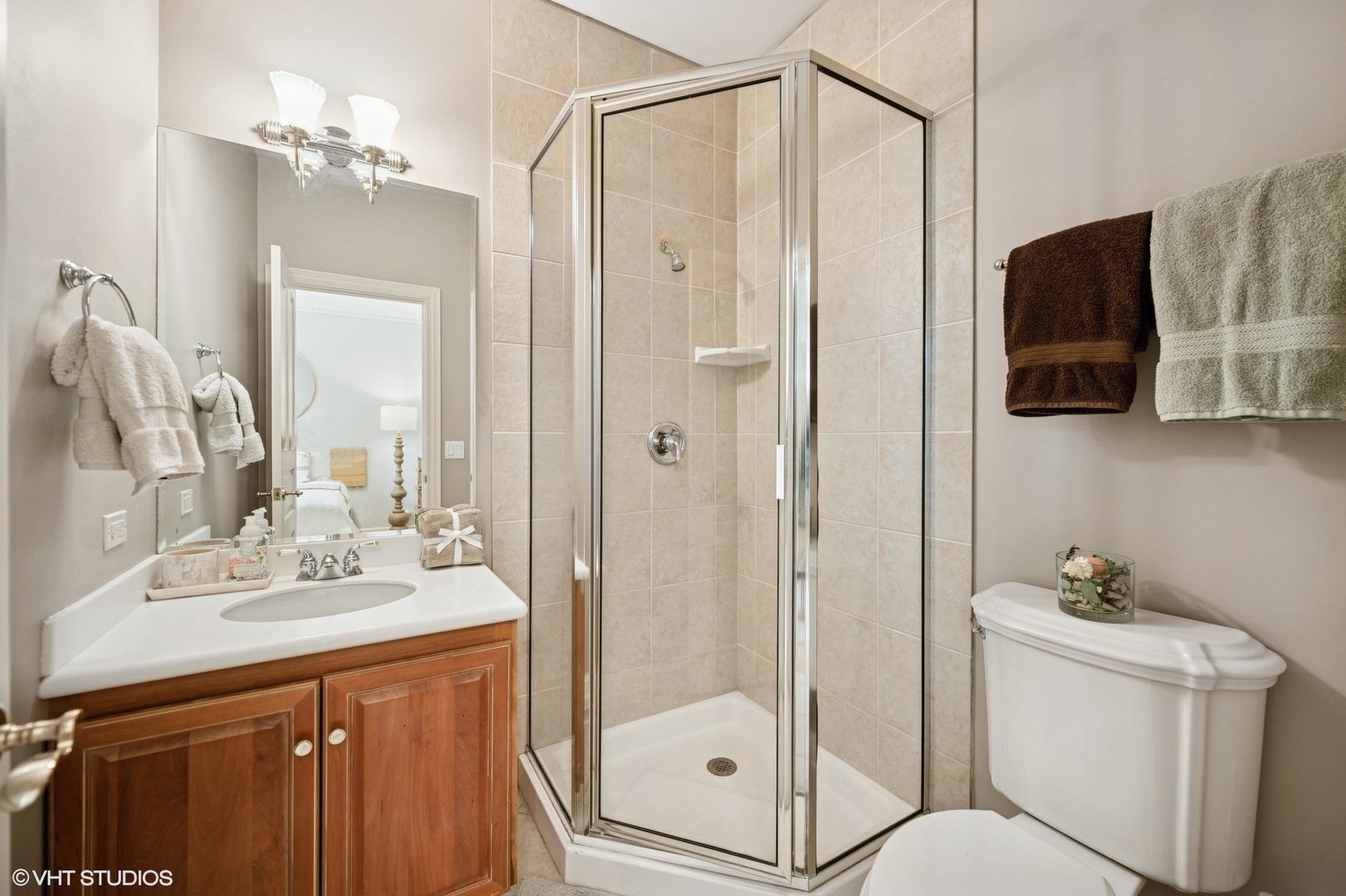 2007 Wilmette Avenue Wilmette, IL 60091 - Photo 21 of 35 a bathroom with a sink a toilet and shower