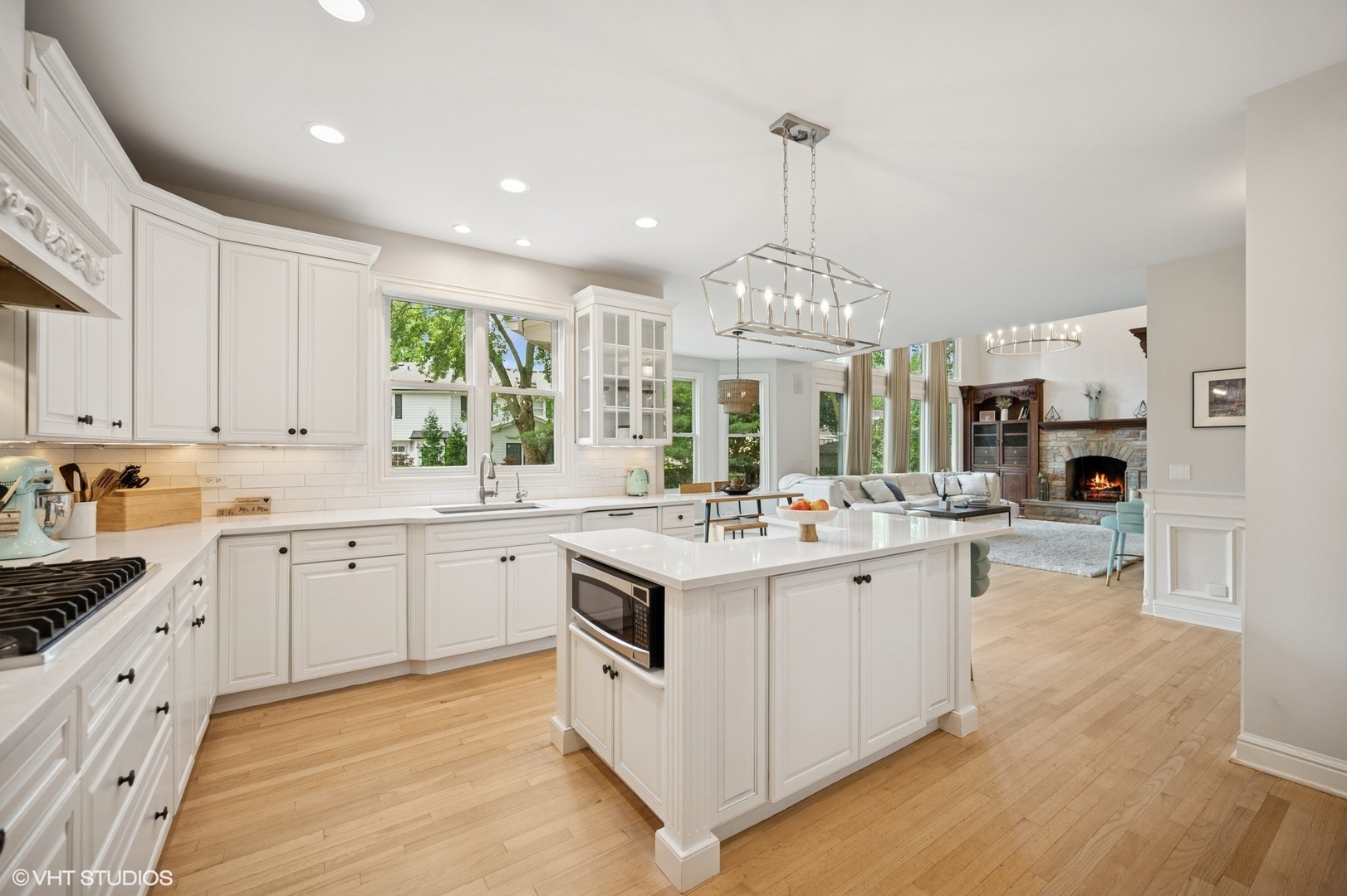 2007 Wilmette Avenue Wilmette, IL 60091 - Photo 9 of 35 a kitchen with sink stove and cabinets
