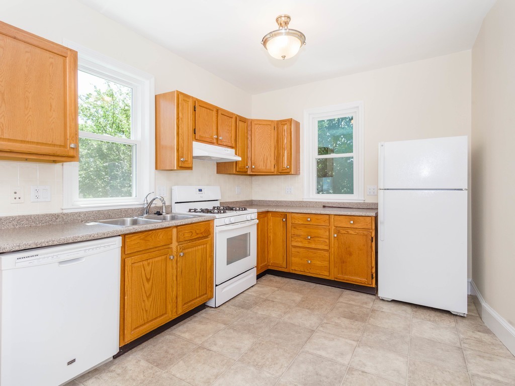 40 Manthorne Road Boston, MA 02132 - Photo 5 of 18 Gallery Image 5