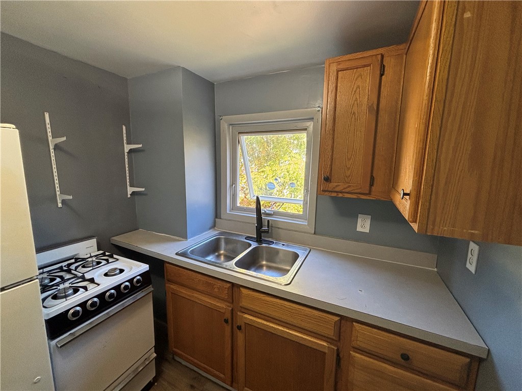 121 Sterling Street, Unit UPSTAIRS Corning, NY 14830 - Photo 1 of 9