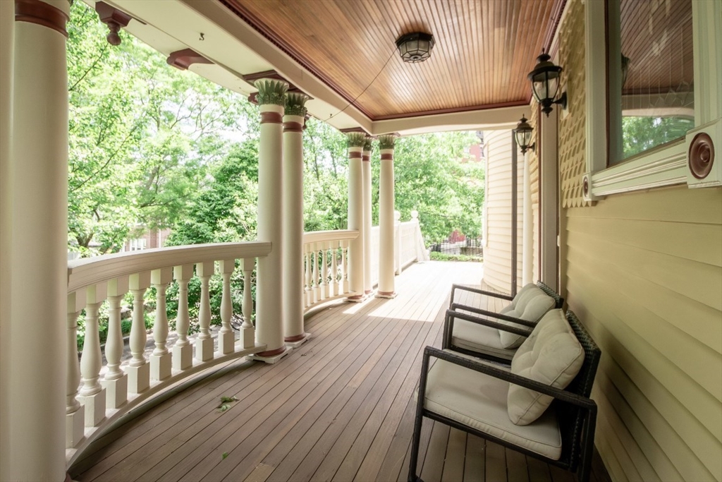 18 Atherton Road, Unit 1 Brookline, MA 02446 - Photo 4 of 17