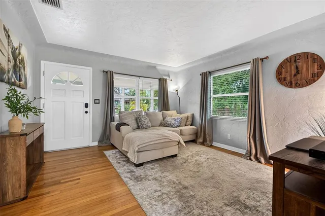 $424,900 | 1021 35th Avenue North, St. Petersburg, FL 33704