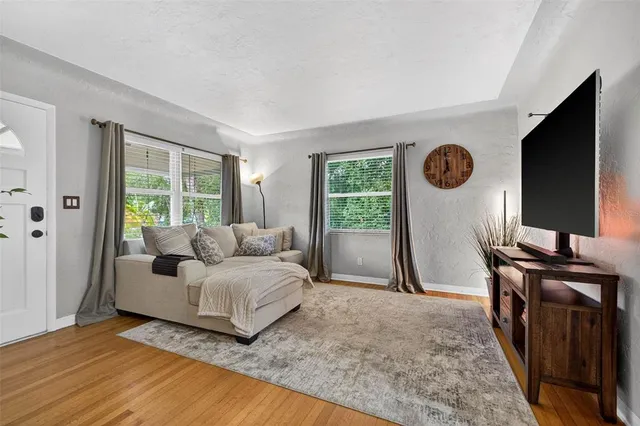 $424,900 | 1021 35th Avenue North, St. Petersburg, FL 33704