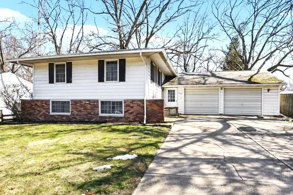 $205,000 | 2325 Fair Oaks Drive East, Niles, MI 49120