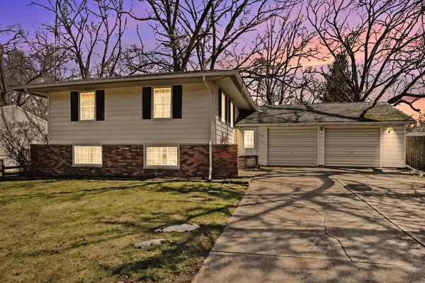 $205,000 | 2325 Fair Oaks Drive East, Niles, MI 49120