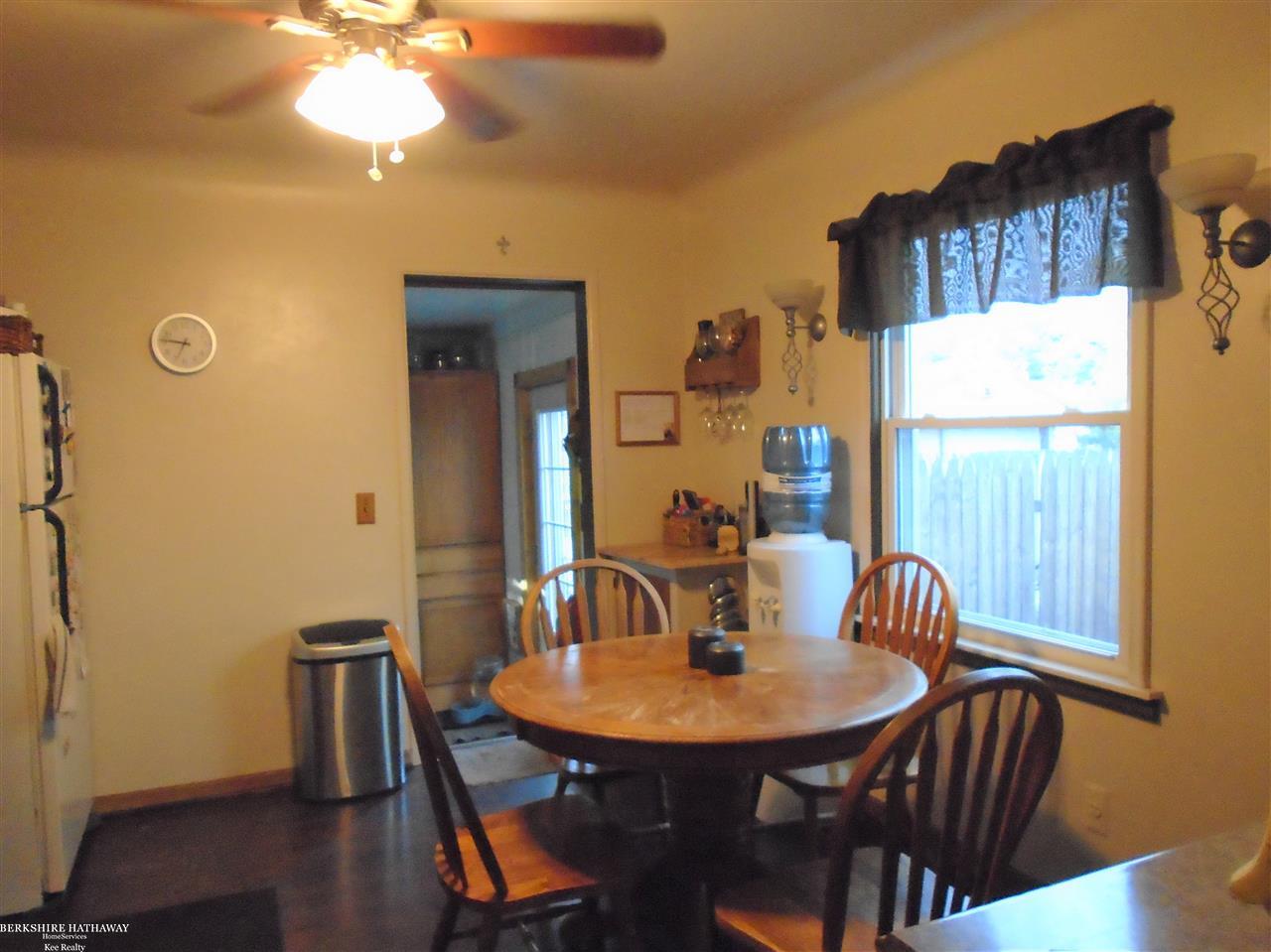8239 Toepfer Road Warren, MI 48089 - Photo 6 of 33 31358305-5.JPG