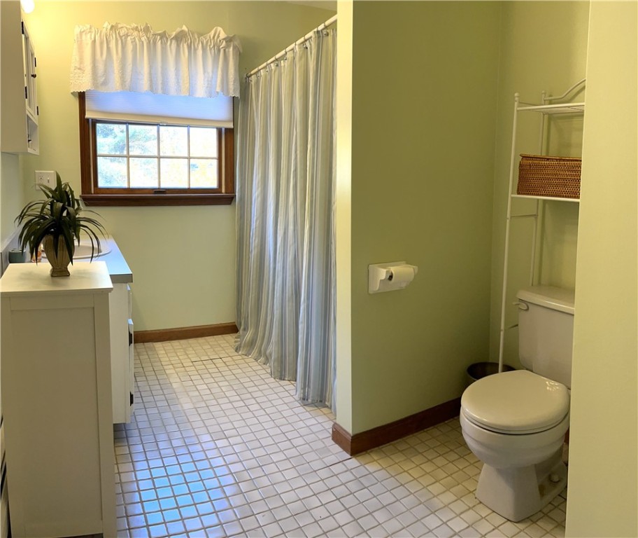 33 Contour Road Warwick, RI 02886 - Photo 16 of 16