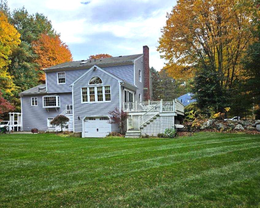 33 Contour Road Warwick, RI 02886 - Photo 2 of 16