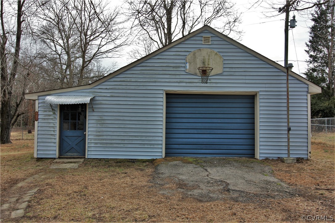 9227 Hickory Road Petersburg, VA 23803 - Photo 28 of 33 Gallery Image 28