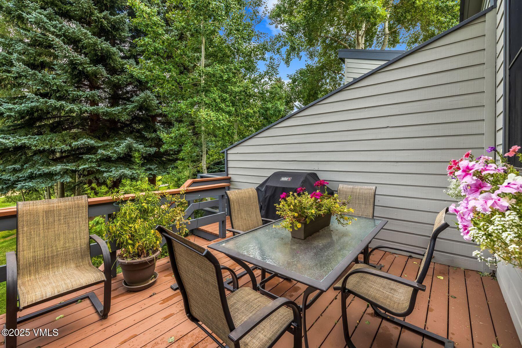 128 Beaver Road Eagle-Vail, CO 81620 - Photo 20 of 24 Back deck