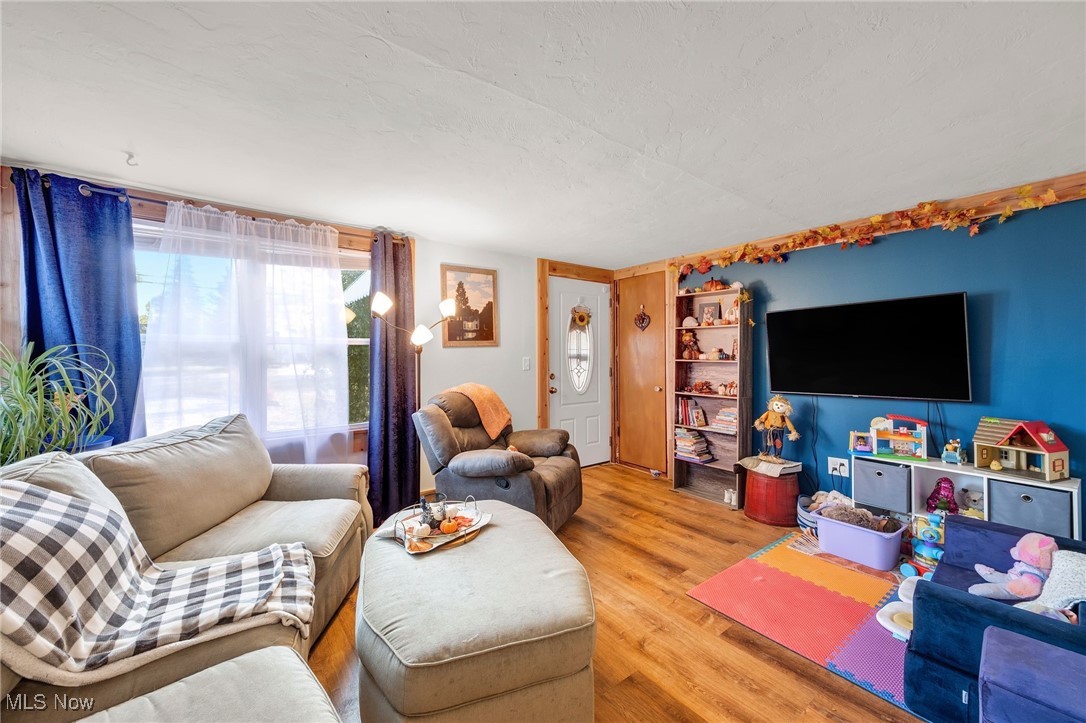 620 Hilliard Road Elyria, OH 44035 - Photo 3 of 19 Gallery Image 3