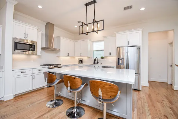 $4,200 | 918 West 25th Street, Unit E, Houston, TX 77008