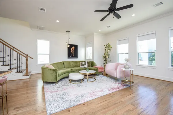 $4,200 | 918 West 25th Street, Unit E, Houston, TX 77008