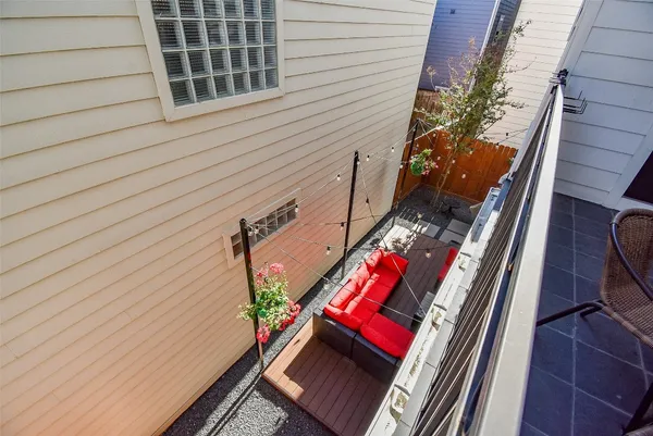 $4,200 | 918 West 25th Street, Unit E, Houston, TX 77008