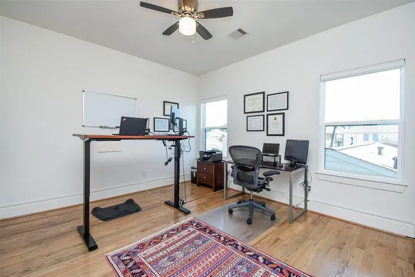 $4,200 | 918 West 25th Street, Unit E, Houston, TX 77008