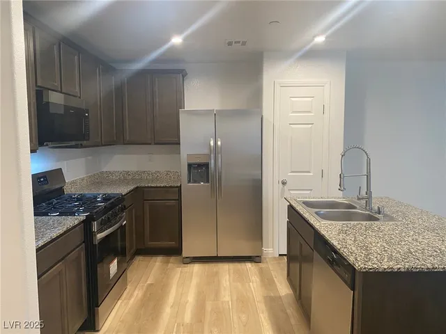 $1,700 | 4517 Dover Straight Street, Las Vegas, NV 89115