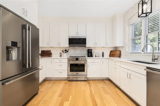 $5,000 | 8 Brenton Road, Unit 2, Newport, RI 02840