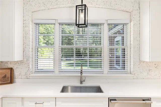 $5,000 | 8 Brenton Road, Unit 2, Newport, RI 02840