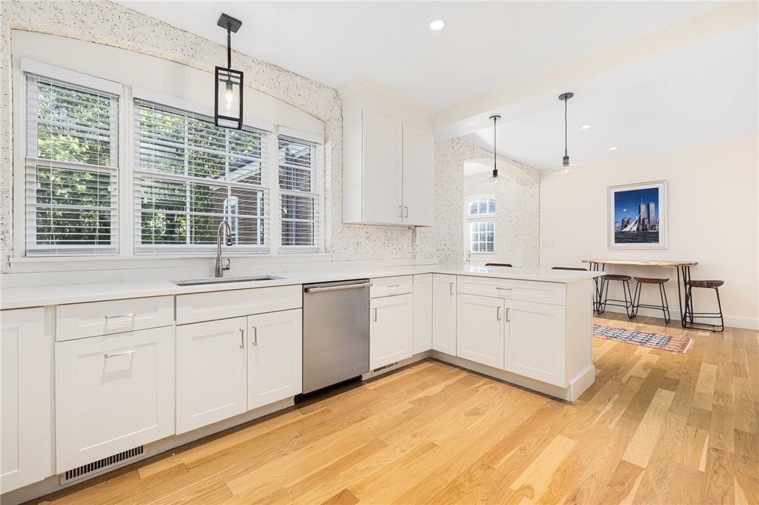 8 Brenton Road, Unit 2 Newport, RI 02840 - Photo 14 of 36