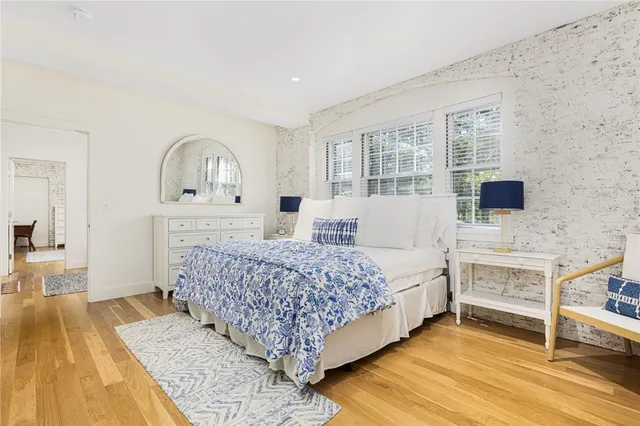 $5,000 | 8 Brenton Road, Unit 2, Newport, RI 02840