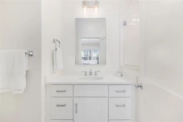 $5,000 | 8 Brenton Road, Unit 2, Newport, RI 02840