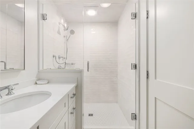 $5,000 | 8 Brenton Road, Unit 2, Newport, RI 02840