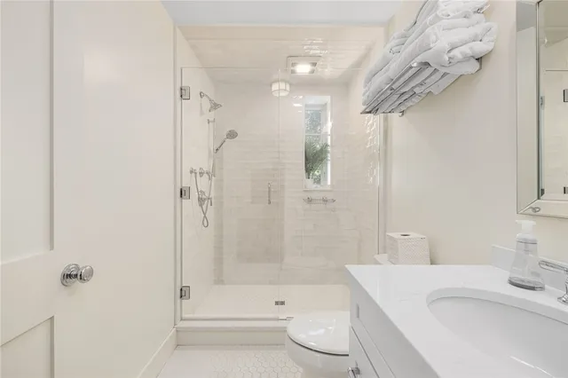 $5,000 | 8 Brenton Road, Unit 2, Newport, RI 02840