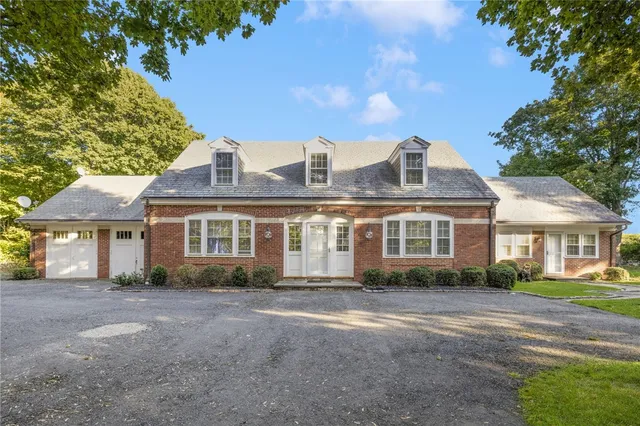 $5,000 | 8 Brenton Road, Unit 2, Newport, RI 02840