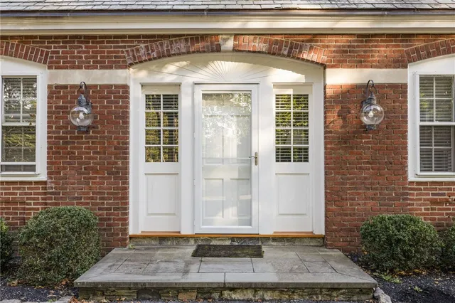 $5,000 | 8 Brenton Road, Unit 2, Newport, RI 02840