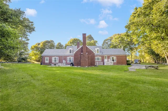 $5,000 | 8 Brenton Road, Unit 2, Newport, RI 02840