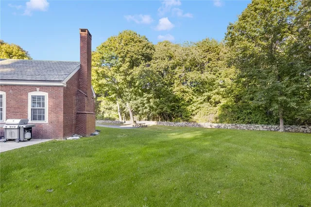 $5,000 | 8 Brenton Road, Unit 2, Newport, RI 02840