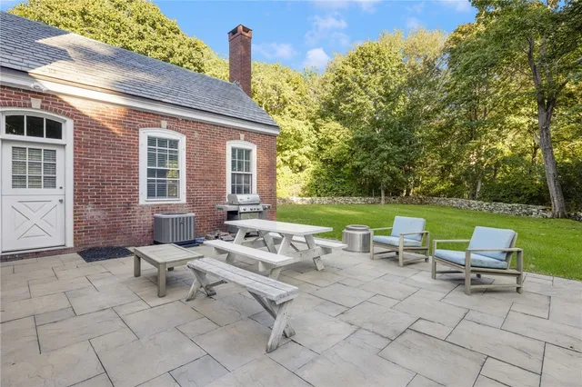 $5,000 | 8 Brenton Road, Unit 2, Newport, RI 02840