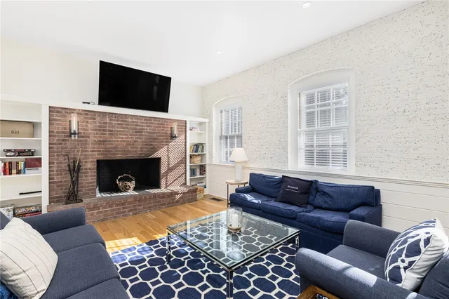 $5,000 | 8 Brenton Road, Unit 2, Newport, RI 02840