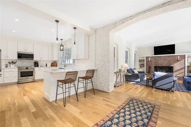 $5,000 | 8 Brenton Road, Unit 2, Newport, RI 02840