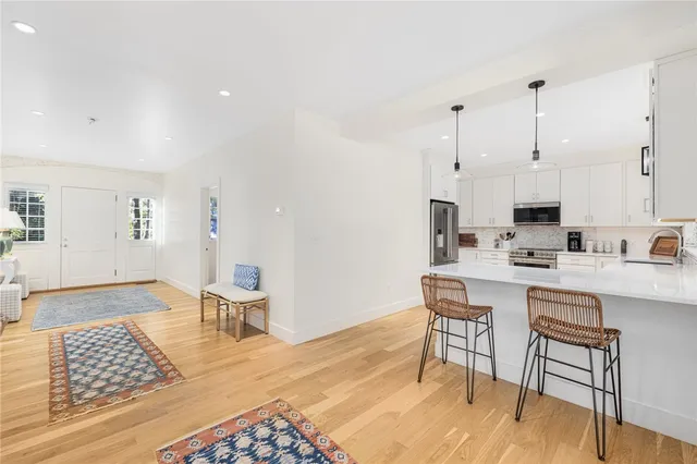 $5,000 | 8 Brenton Road, Unit 2, Newport, RI 02840