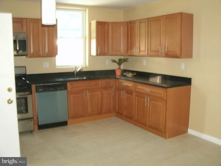 6237 Old York Road Philadelphia, PA 19141 - Photo 8 of 24 Gallery Image 8