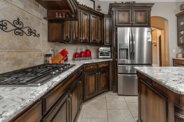 $718,900 | 6402 Parkwood Place, Amarillo, TX 79119