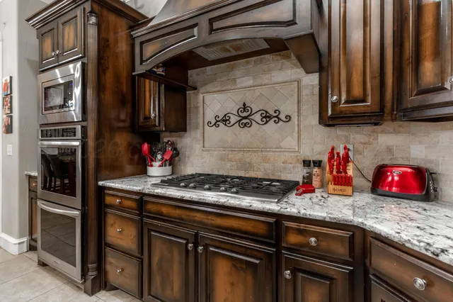 $718,900 | 6402 Parkwood Place, Amarillo, TX 79119