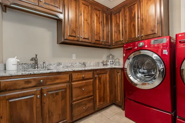 $718,900 | 6402 Parkwood Place, Amarillo, TX 79119