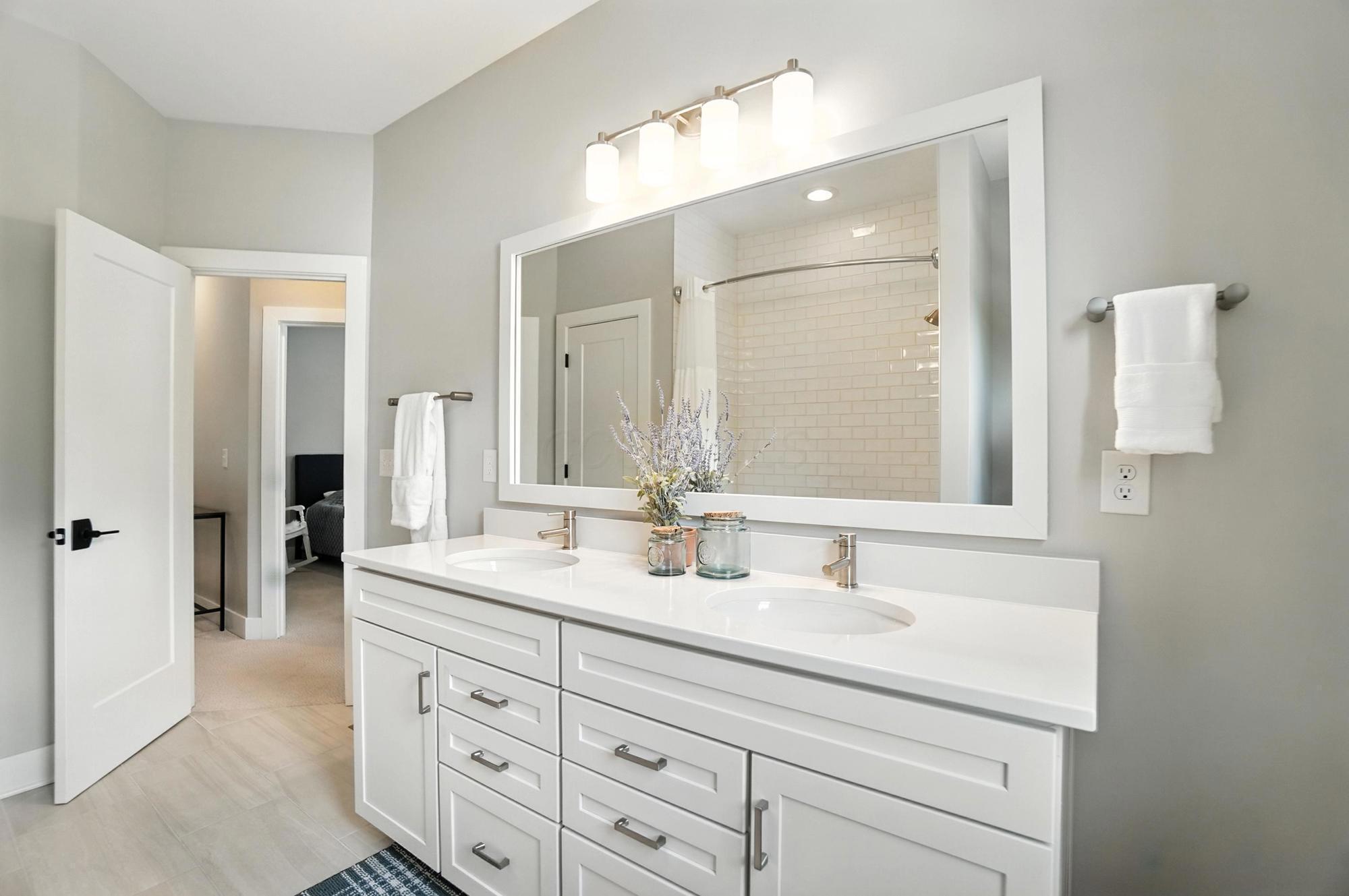 1068 Edgehill Road Columbus, OH 43212 - Photo 41 of 86 047