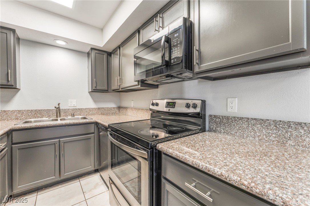 2732 Eldora Circle, Unit A Las Vegas, NV 89146 - Photo 11 of 21