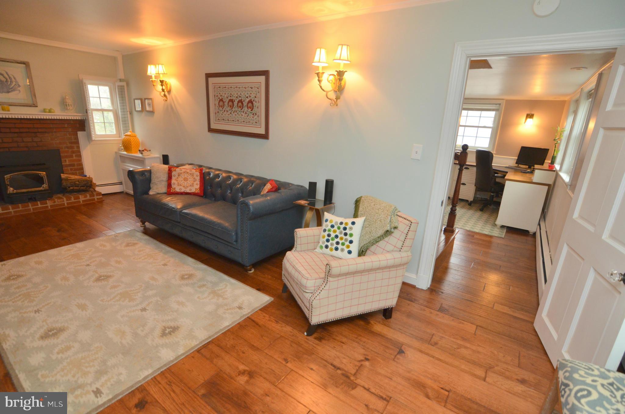 6009 Wilton Road Alexandria, VA 22310 - Photo 6 of 30 Living Room